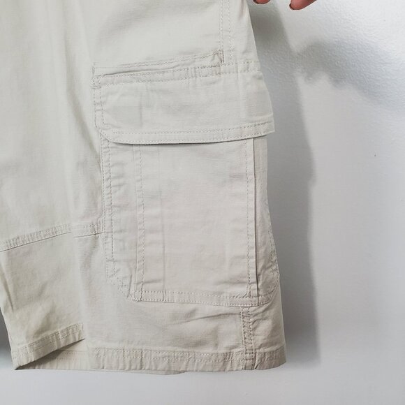Wrangler Authentics Men's Tan Khaki Cargo Shorts NEW NWT Size 50 - Picture 3 of 14